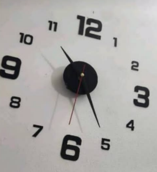 Reloj de pared sin marco. Adhesivo 40 x 40cm. Elegante