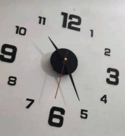 Reloj de pared sin marco. Adhesivo 40 x 40cm. Elegante